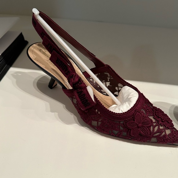Christian Dior Burgundy Lace  Sling Back Pumps Size 38 1/2. - Picture 5 of 7